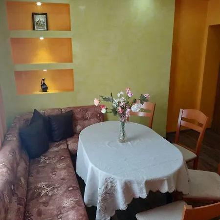 вийг Apartment *