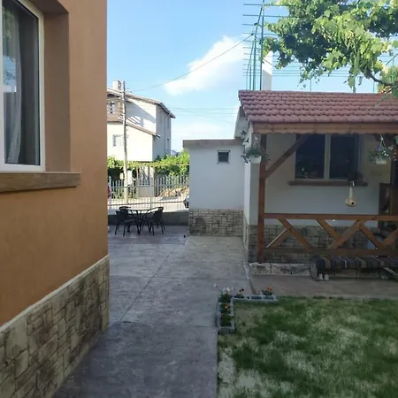 вийг Apartment *